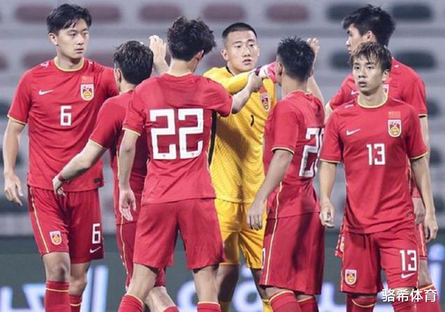 1-1爆冷了！中国男足在预备队所向披靡，比对手年长三岁的扬科维奇一旦离开就会衰弱下去(4)