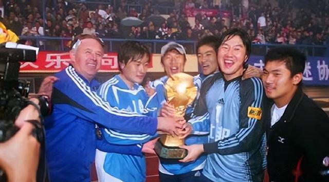 大连足球史上今天：2005年李明退役+中超夺冠庆典，实德2-1国安(7)