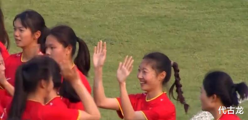 霍悦欣梅开二度！中国女足6-0菲律宾，U20女足亚预赛开门红(1)