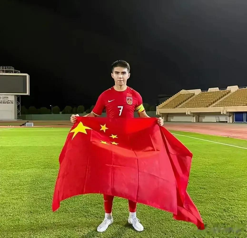 有一个大胆的想法，能对中国足球提高有一点点帮助，大家看看怎么样？

1，鉴于这支(1)