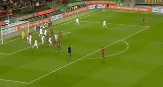 【欧预赛】C罗梅开创纪录！葡萄牙4比0大胜鱼腩(2)