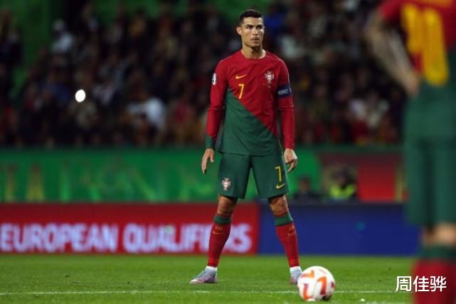葡萄牙队主帅点评C罗！着重表扬两点，被提前换下或成常态(4)