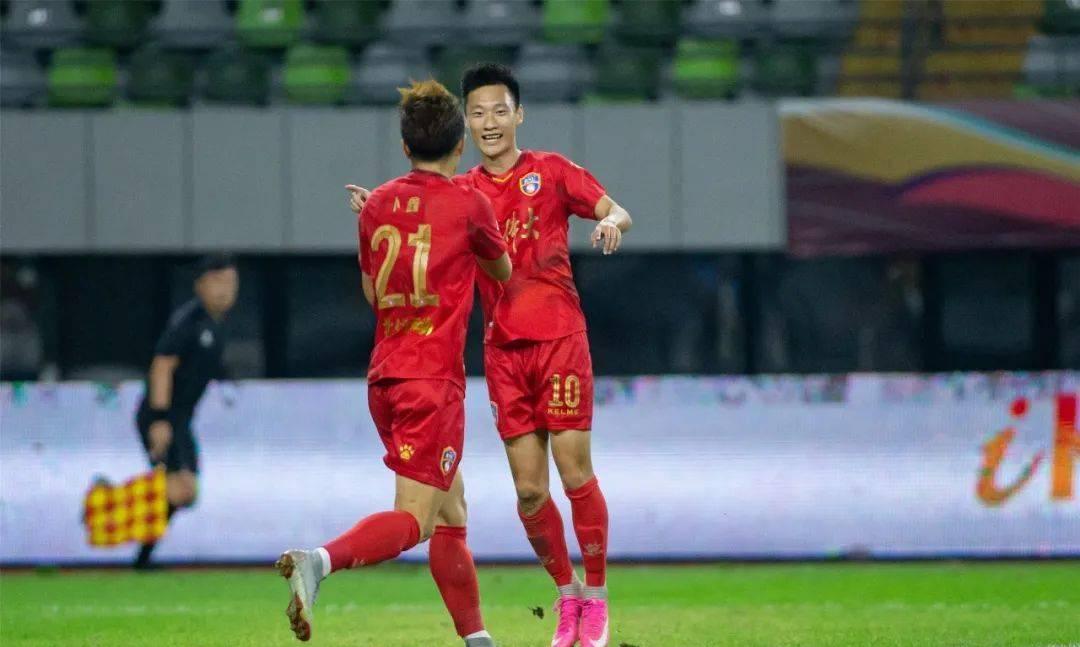 昔日希望之星唐诗成为中国足球的骄傲，如今沦落加盟中甲球队？(4)