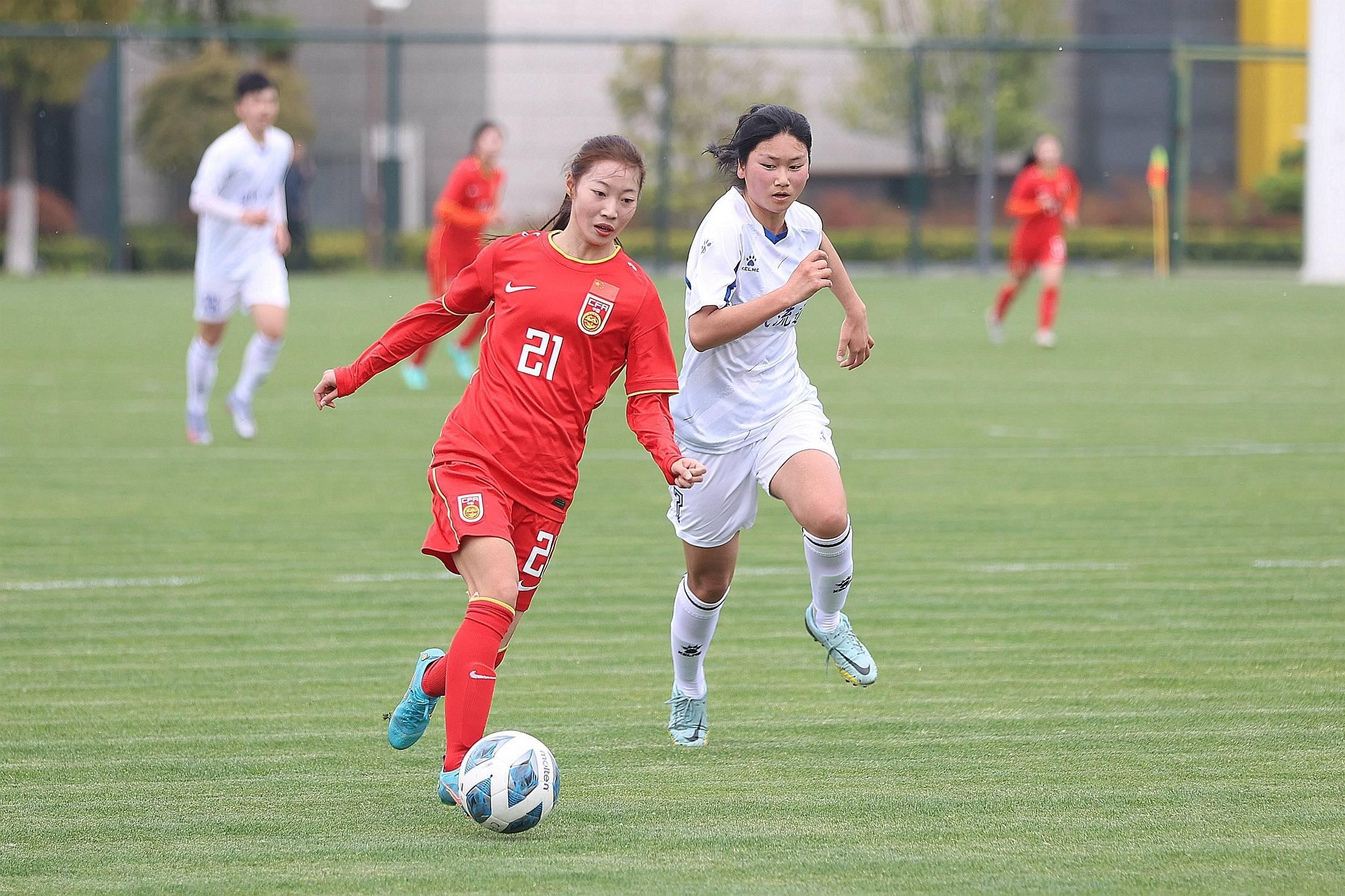 中国U20女足热身赛5-0大胜 霍悦欣梅开二度(1)