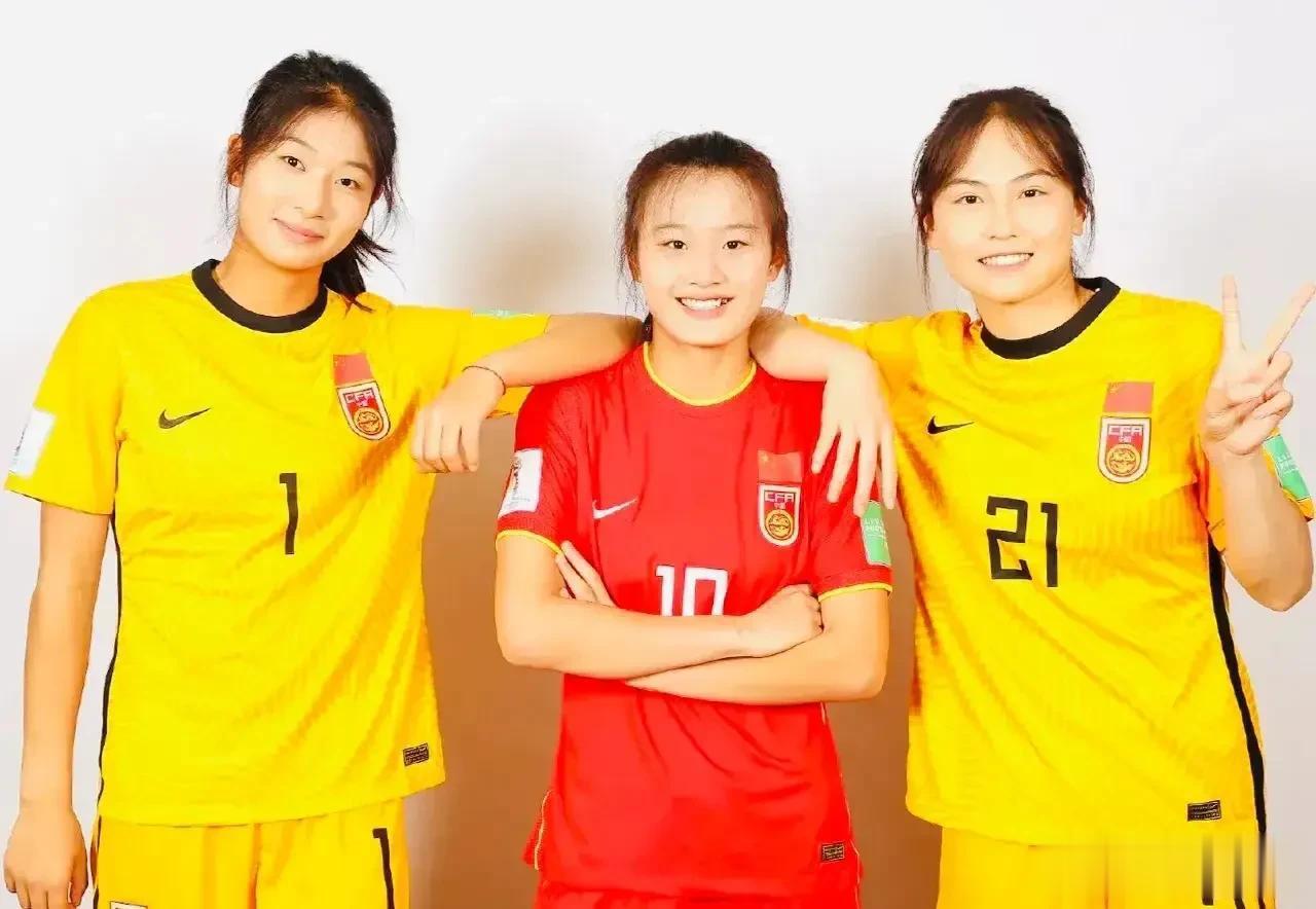 中国女足小将刘晨大放异彩！凭借去年在U17女足世界杯上的稳定表现，17岁的刘晨获(5)