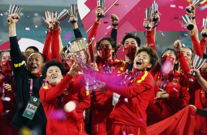 恭喜水庆霞和王珊珊，中国女足的荣耀之光！(3)