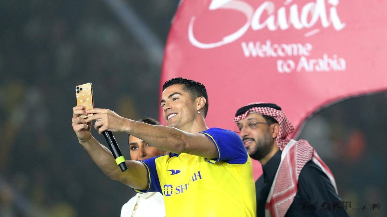 沙特公共投资基金 (PIF) 宣布将控制该国四家顶级足球俱乐部，其中包括C罗所在(1)