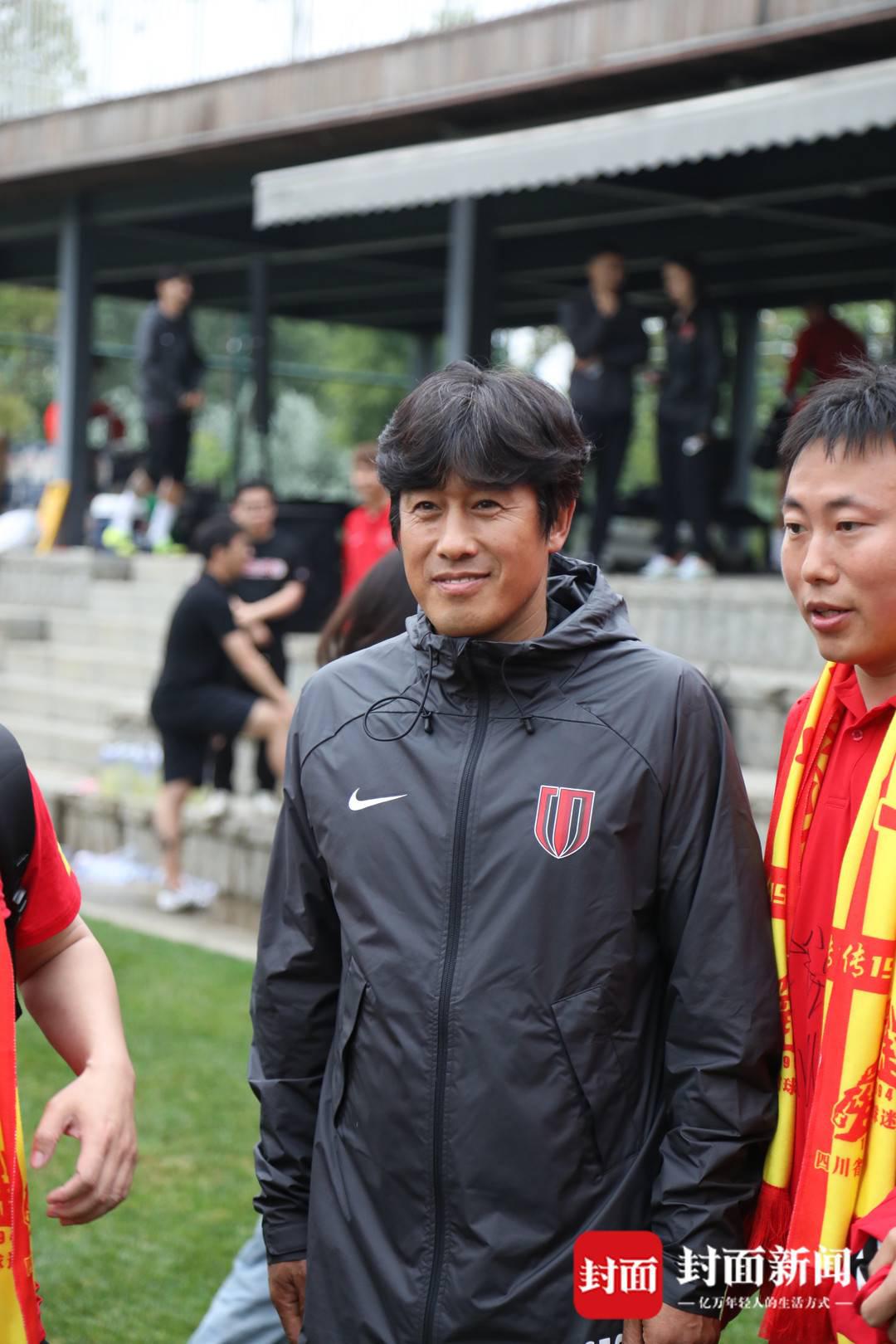 双喜临门 徐正源罗慕洛分别当选中超5月最佳教练和球员(1)