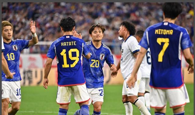 6-0！日本吊打FIFA第74，6名球员分别进球，国足球迷很羡慕(4)