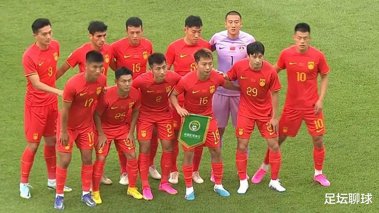 1-0！中国男足复仇韩国，韩媒发文：中国队球员粗野犯规，动作太脏了(4)