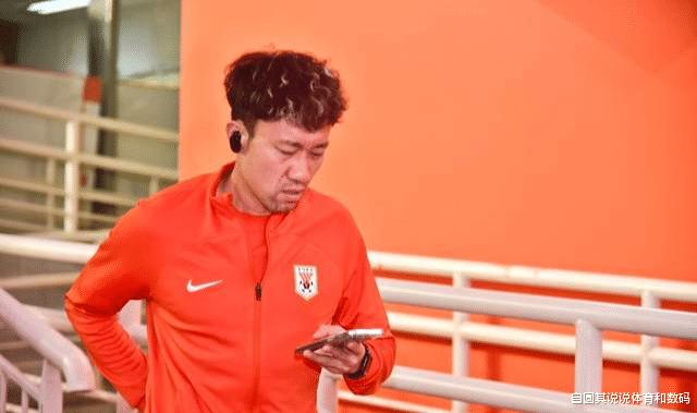泰山队出征广州的足协杯名单：宋龙和段刘愚都在，费莱尼继续休息(2)
