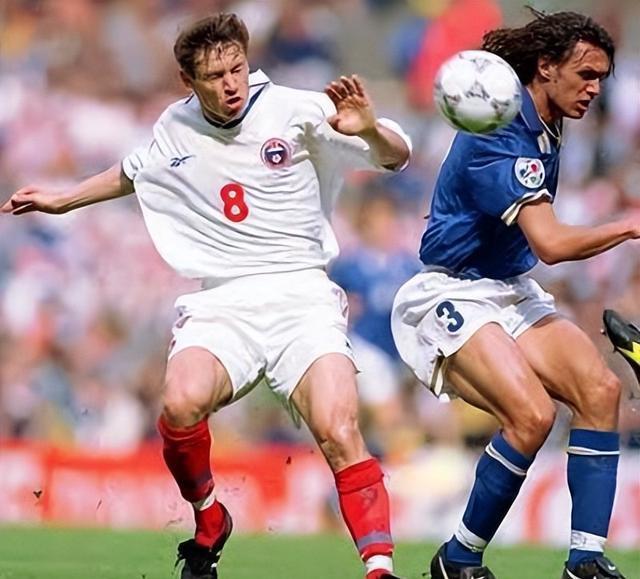 马尔蒂尼的欧洲杯-2，1996年意大利与冠亚军同组，遗憾无缘淘汰赛(2)