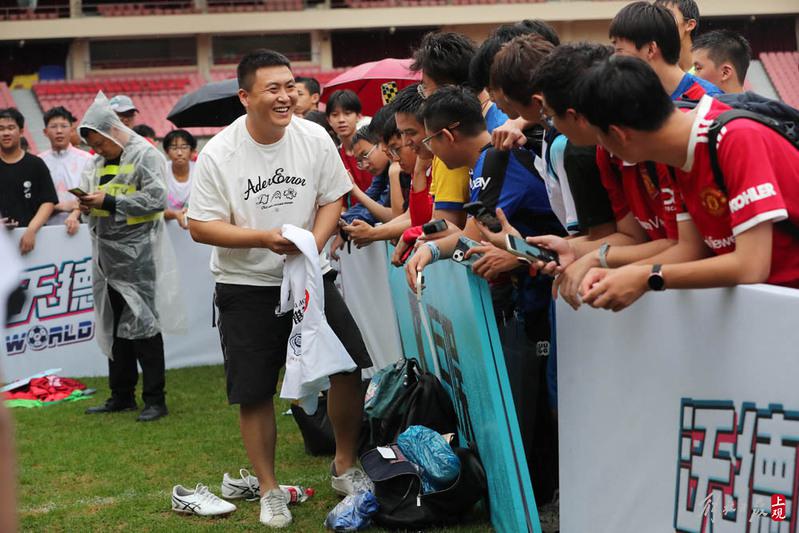 上海潮生活节启动，国内首个红人足球嘉年华带来运动热潮(1)
