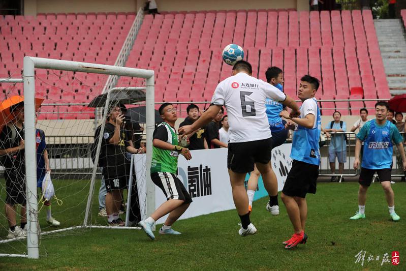 上海潮生活节启动，国内首个红人足球嘉年华带来运动热潮(2)