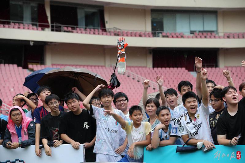 上海潮生活节启动，国内首个红人足球嘉年华带来运动热潮(6)
