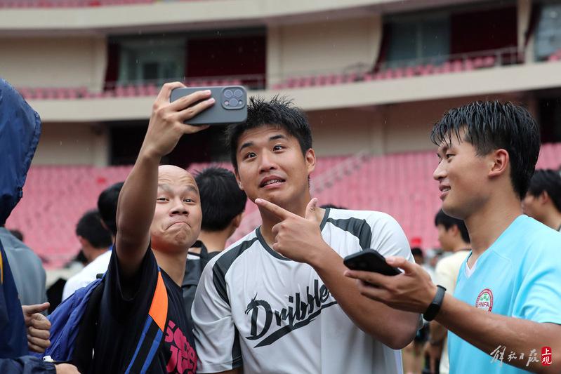 上海潮生活节启动，国内首个红人足球嘉年华带来运动热潮(10)