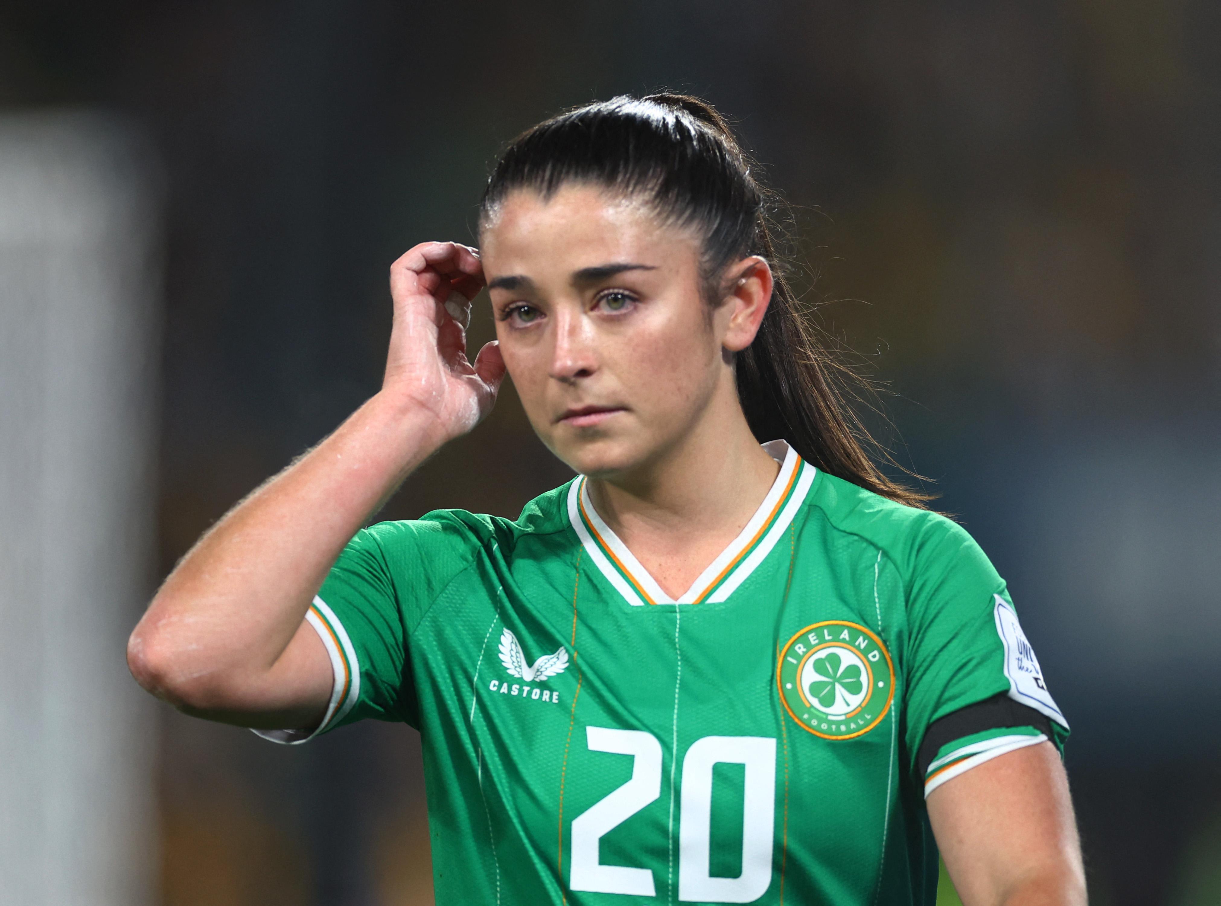送点后泪洒世界杯赛场的爱尔兰女足前锋谢瓦，志强带你认识一下(1)