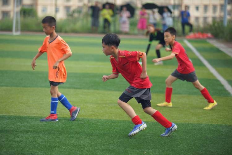 体验高海拔足球！500余名足球少年齐聚綦江横山(2)