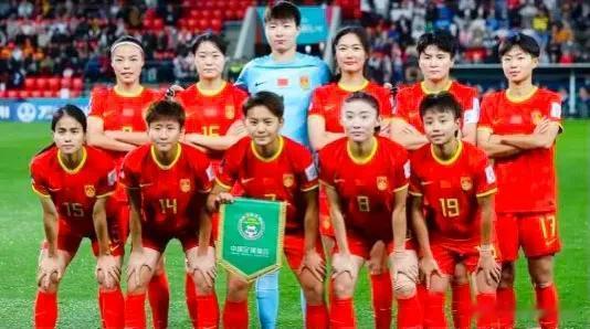 经历了世界杯的惨败，中国女足是到了更新换代的时候了！


首先是队内几名年过三十(1)