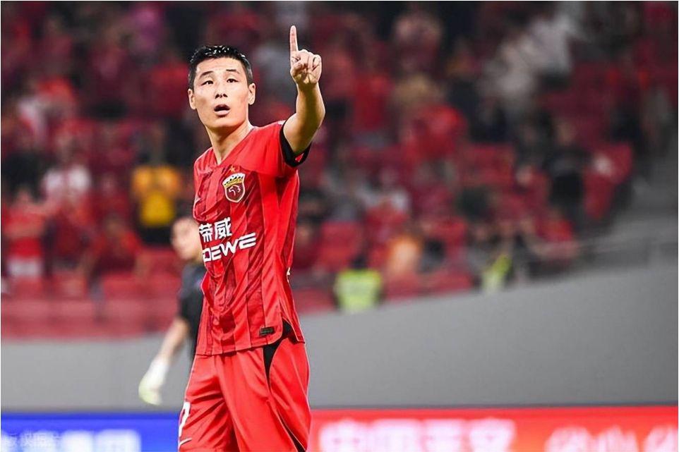 错失单刀帽子戏法，如此武磊还是最优秀的中国足球运动员吗(4)