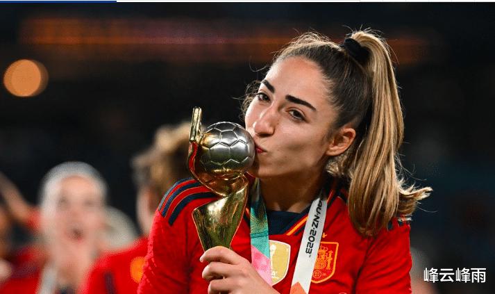世界杯决赛前两天父亲去世，家人为她保密，结果她率领西班牙登顶(1)