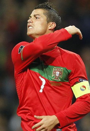 在比赛中葡萄牙队以3-0的比分战胜了波黑队(1)