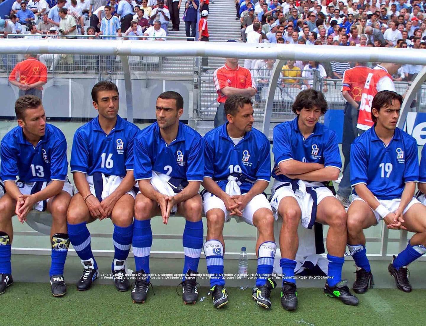 数数看多少传奇？98年世界杯意大利的替补席，一眼过去豪华无比！(1)