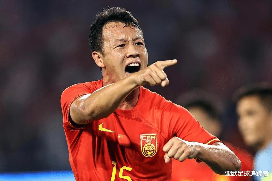 中国亚运男足首秀大胜，为中国足球注“强心针”的同时，亦需总结(2)