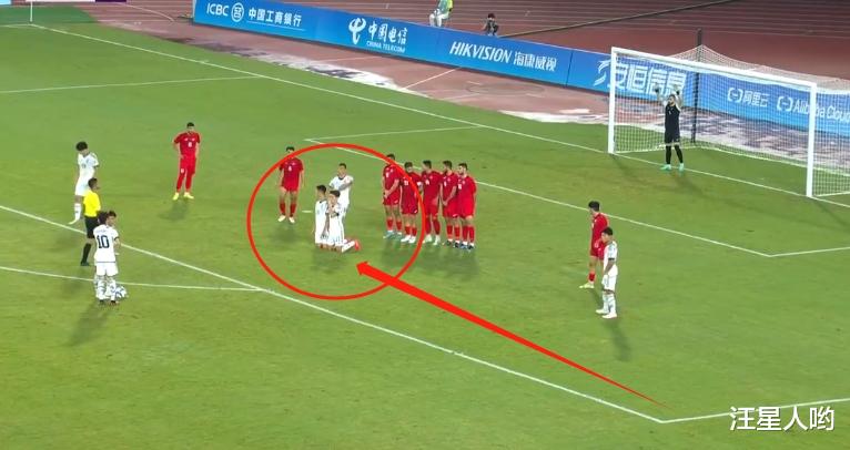 1-0！日本U23“下跪式”破门，两队各罚下1人，巴勒斯坦或碰国足(3)