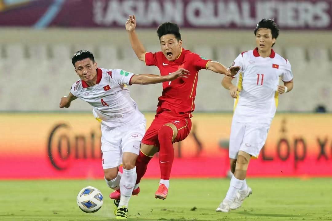 越南国家队招入15名国奥球员 国足应像越南学习并加强青训建设(1)
