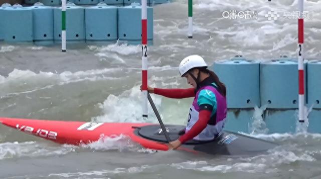 杭州亚运会女子单人划艇黄娟摘金(2)