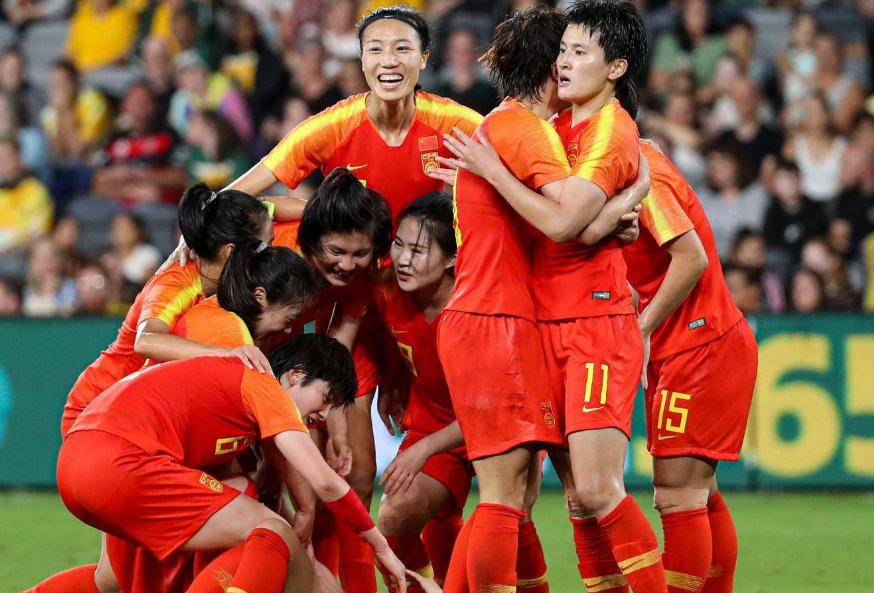 中国女足以4-0的比分战胜了泰国队，成功晋级四强。(1)