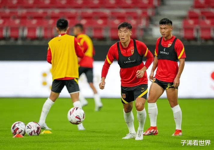 凌晨0点! 上海媒体再现争议报道：中国足球成大笑话，球迷骂声一片(3)