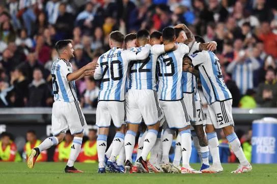 世界杯冠军霸榜第1！阿根廷强势全胜力压死敌巴西，稳居榜首(1)