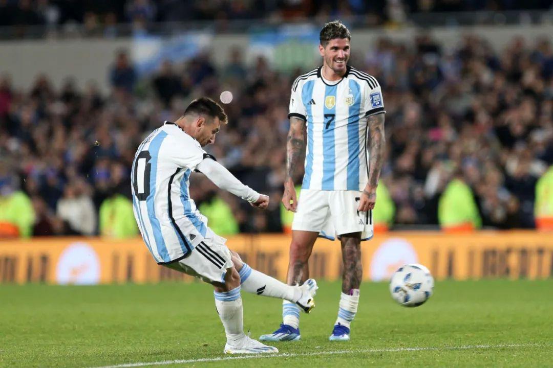 世界杯冠军霸榜第1！阿根廷强势全胜力压死敌巴西，稳居榜首(3)