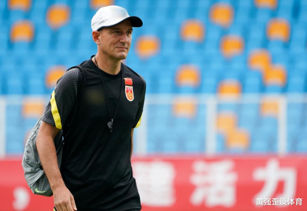 新的足协领导上位，国足主教练扬科维奇是否留任，让他们头痛！(3)
