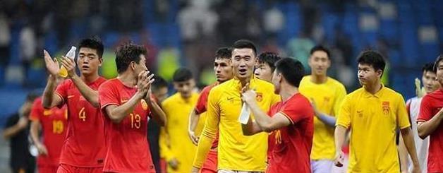 世预赛好消息，中国男足运气爆表，泰国队射手王遭遇重创(3)