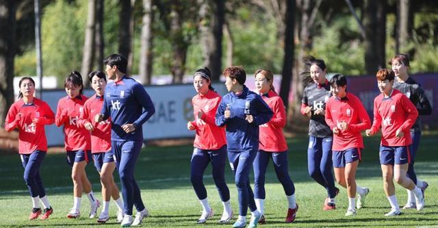 中国女足1-1韩国，两队“同归于尽”，韩媒：仍然无法首次晋级(1)