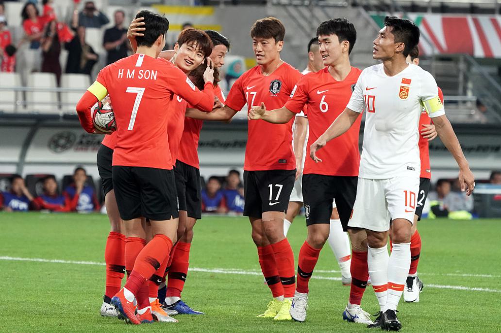 媒体人批中国球迷追星孙兴慜：韩国抢走孔子，这下中国足球也没了(1)