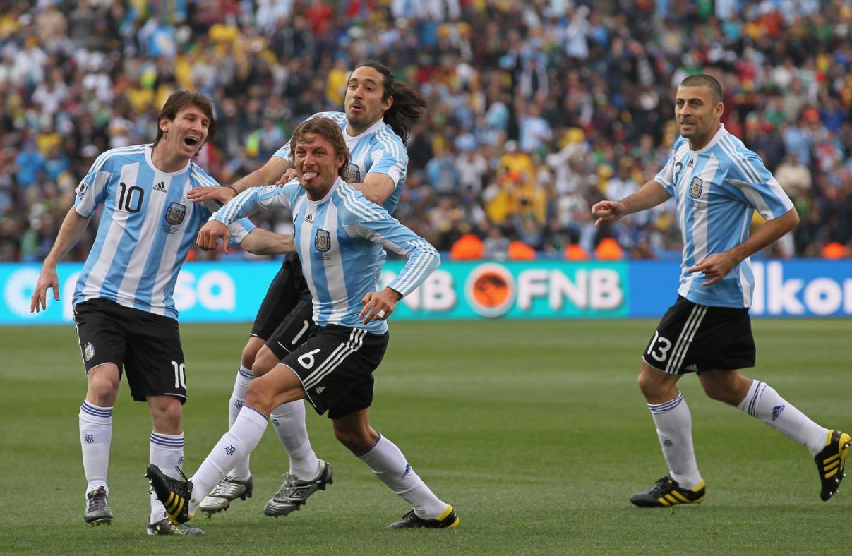 ​世界瞩目的南美双雄巅峰对决！满兵伤营的巴西和的战意十足阿根廷谁能取得最后的胜果？(1)