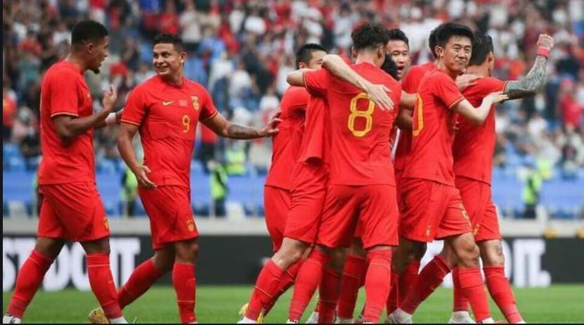 中国国足的甜蜜记忆：是谁引领球队走向世界杯的荣耀之路？(2)