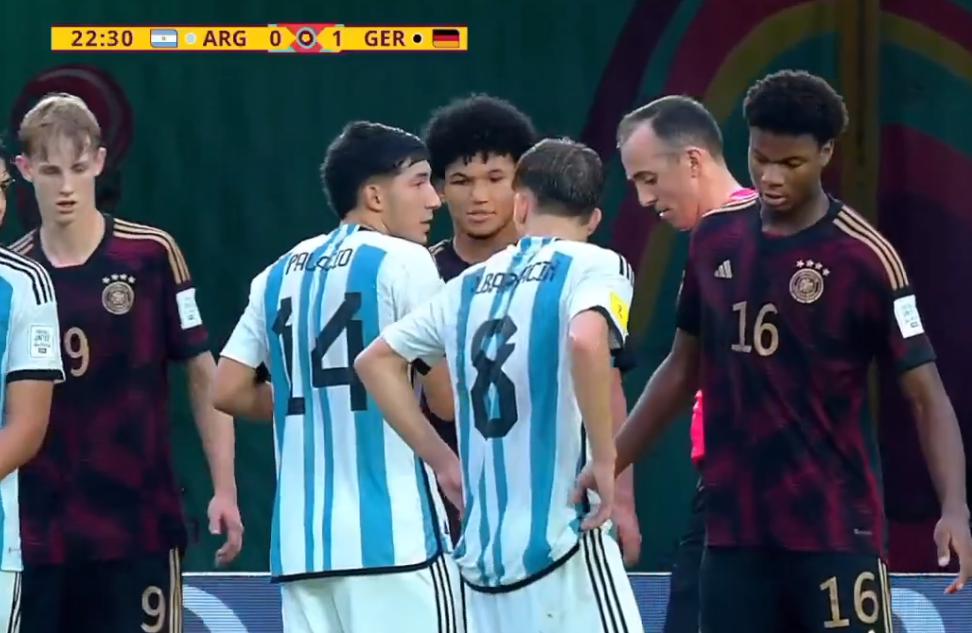 德国7-5淘汰阿根廷：河床小将6场8球难救主，戴帽绝平却点球失利(6)