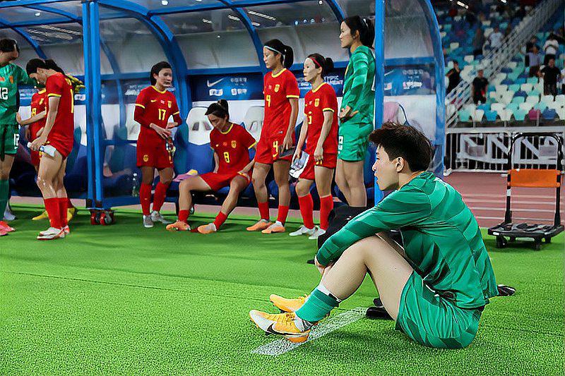 中国女足将迎来历史性的一刻，她们将与世界足球先生组队比赛！(2)