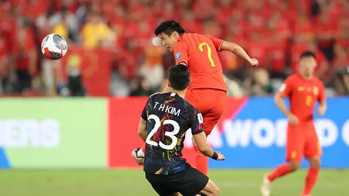 越媒：中国媒体在亚洲杯前乐观称国足能获得三连胜以小组第一出线(1)