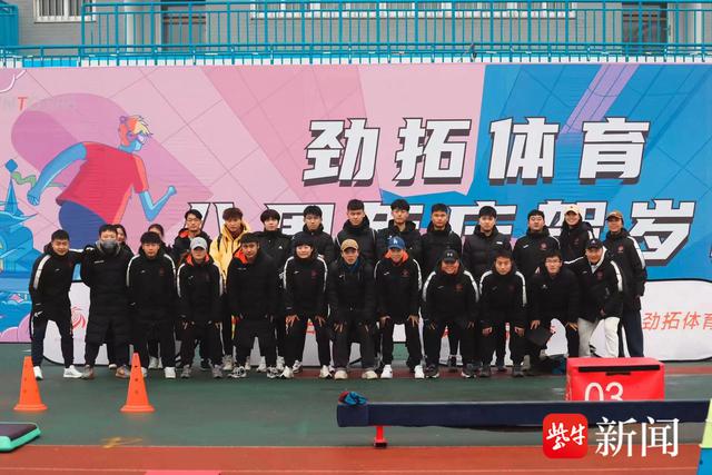 “劲拓贺岁杯”青少年足球联赛在江苏海洋大学成功举办(3)