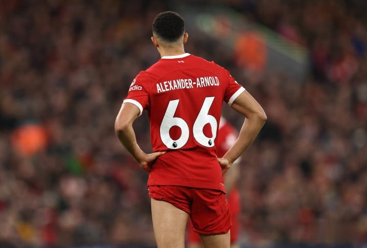 利物浦助教林德斯确认：阿诺德膝盖外侧韧带撕裂，缺席数周(1)