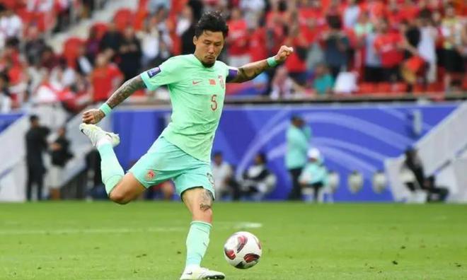 亚洲杯惨败，35岁张琳芃官宣重要决定，足协批准，范志毅遗憾(2)