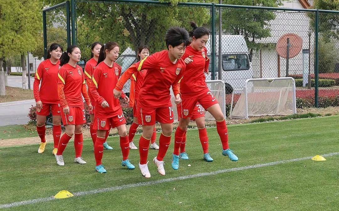 中国女足年轻一代比国家队有潜力 王军：厦门集训收获和价值很大(5)