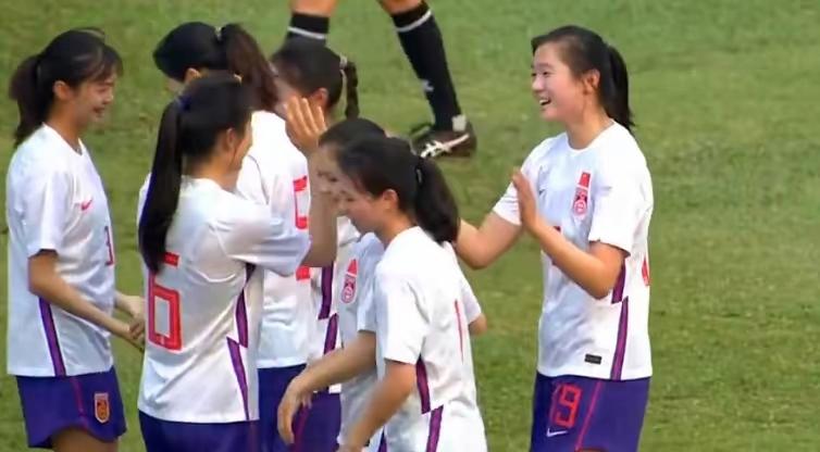 中国女足年轻一代比国家队有潜力 王军：厦门集训收获和价值很大(6)