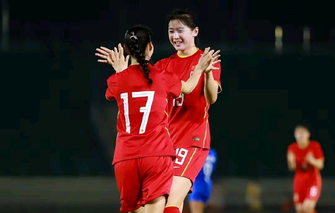中国女足年轻一代比国家队有潜力 王军：厦门集训收获和价值很大(7)